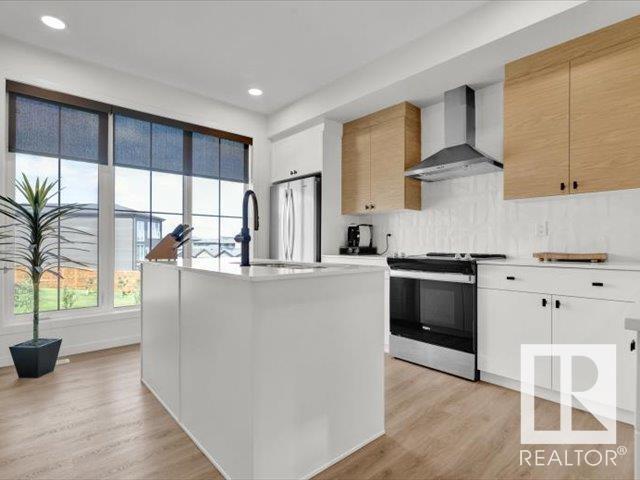 Photo 34 of 439 39 St Sw, Edmonton AB
