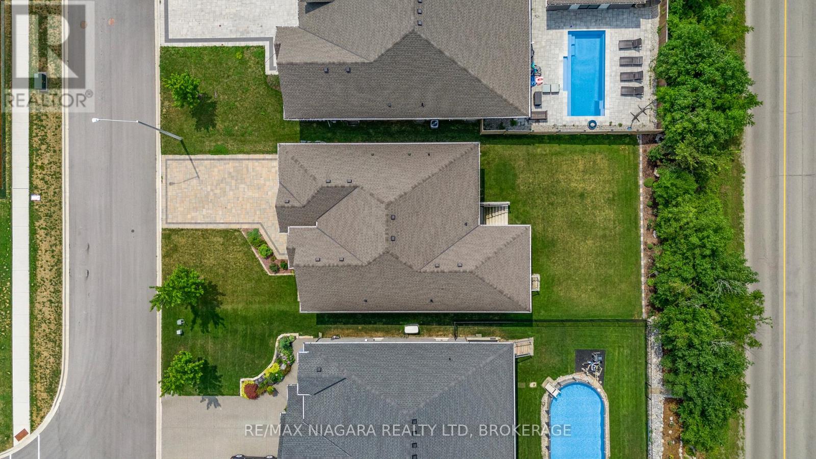 Photo 11 of 254 Lancaster Drive, Port Colborne ON