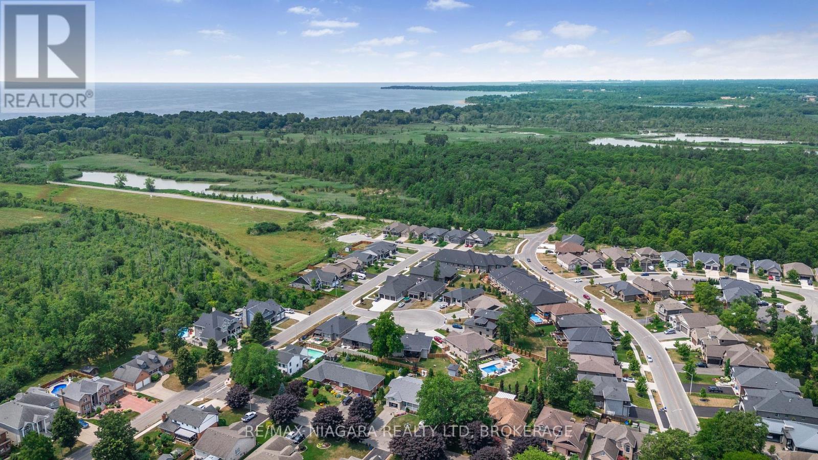 Photo 8 of 254 Lancaster Drive, Port Colborne ON