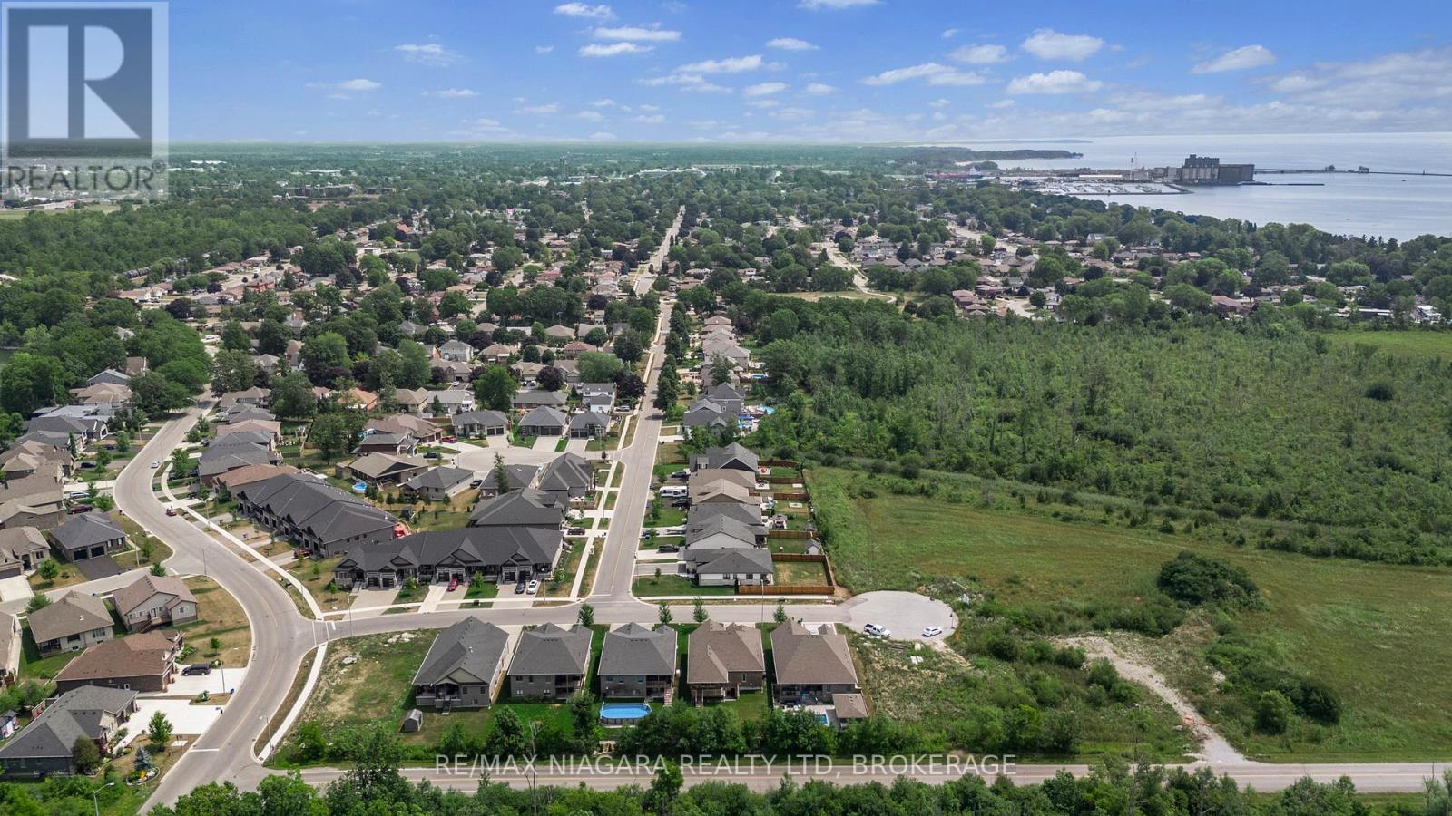 Photo 9 of 254 Lancaster Drive, Port Colborne ON