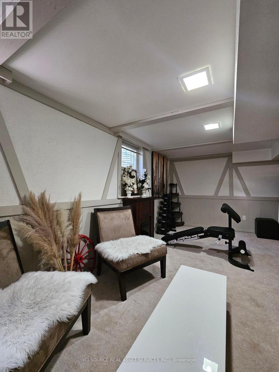 Photo 40 of 1 Erinlea Court, Ottawa ON