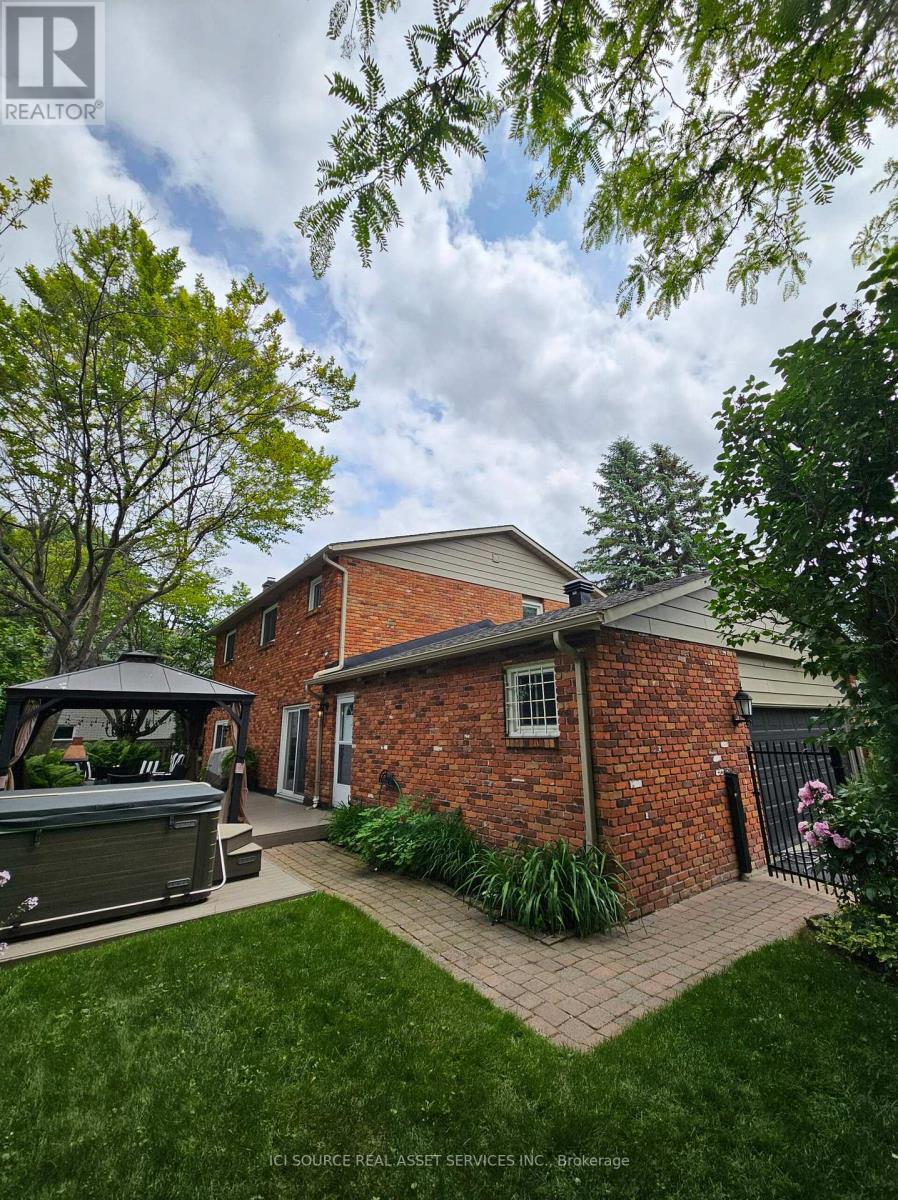 Photo 6 of 1 Erinlea Court, Ottawa ON