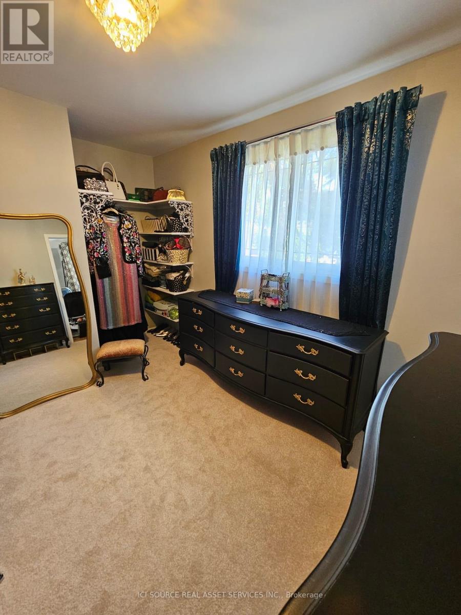 Photo 38 of 1 Erinlea Court, Ottawa ON
