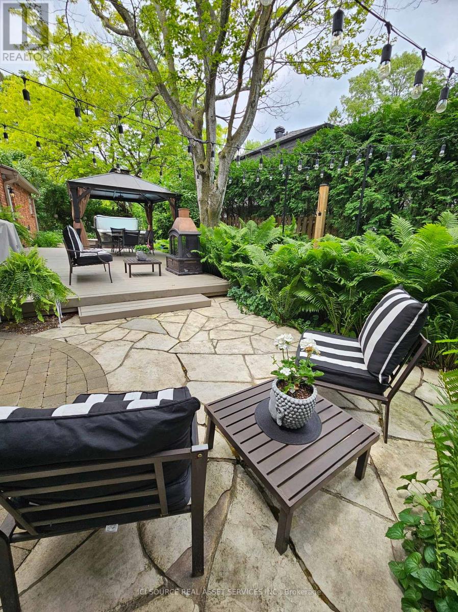 Photo 10 of 1 Erinlea Court, Ottawa ON