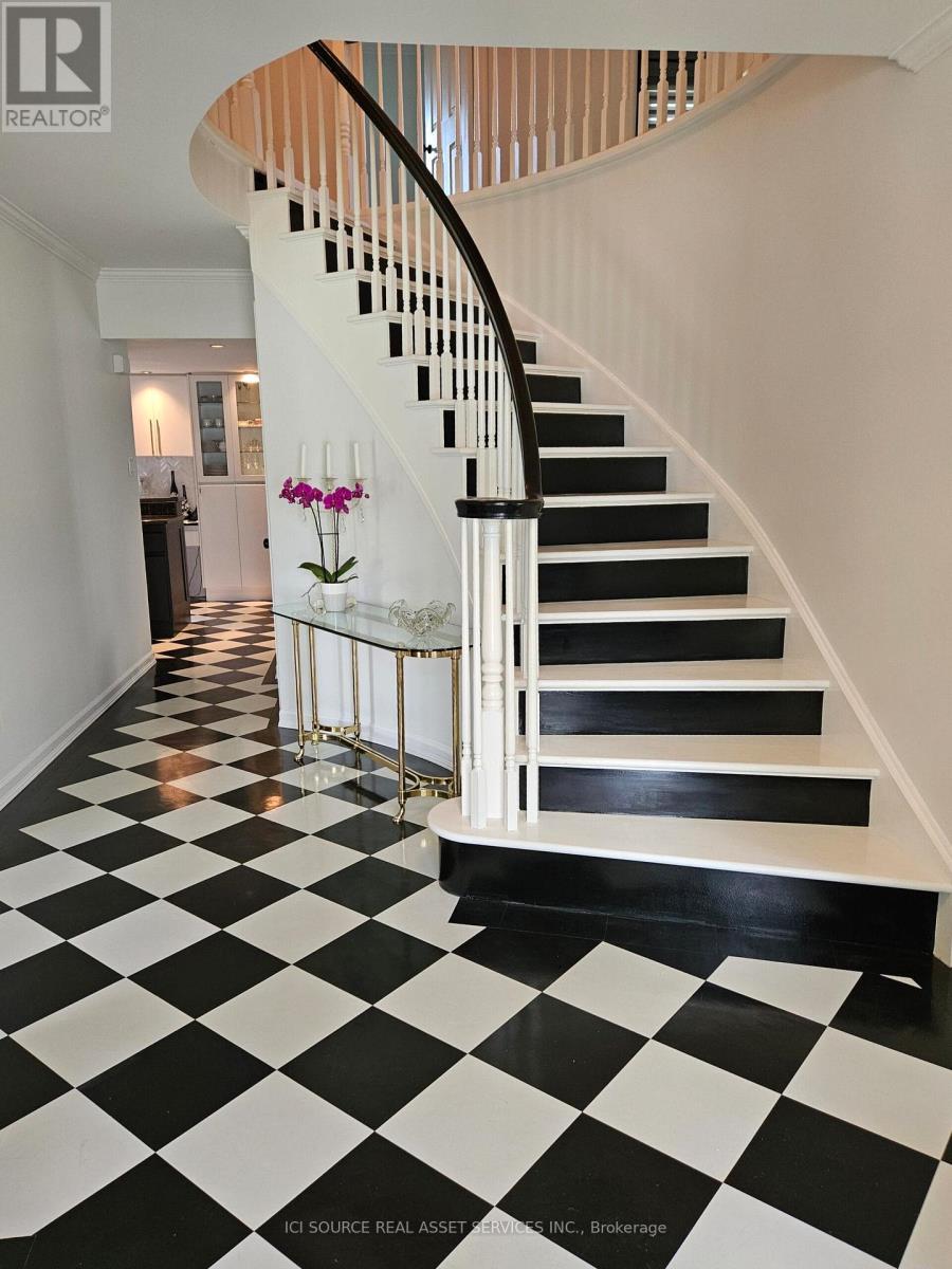 Photo 12 of 1 Erinlea Court, Ottawa ON