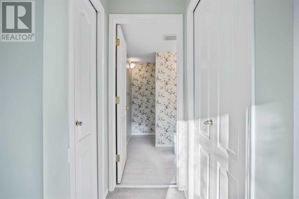 Single Family House for Sale in   Sierra Morena Mews SW Signal Hill Calgary 