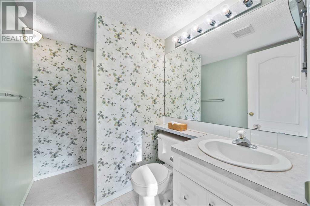 Single Family House for Sale in   Sierra Morena Mews SW Signal Hill Calgary 