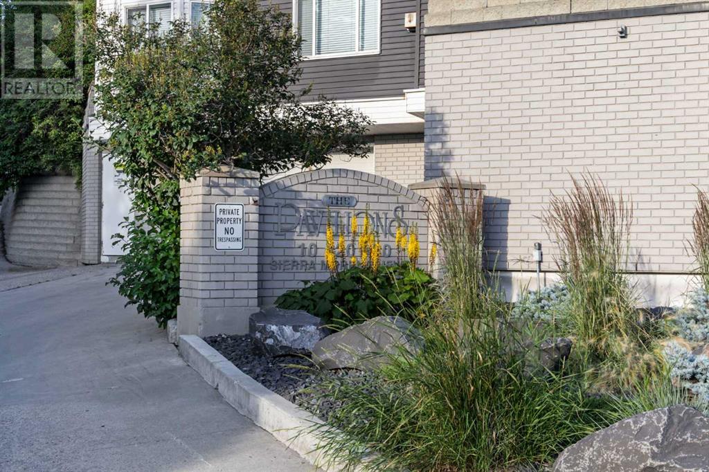 Single Family House for Sale in   Sierra Morena Mews SW Signal Hill Calgary 