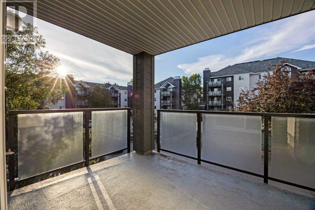Single Family House for Sale in   Sierra Morena Mews SW Signal Hill Calgary 
