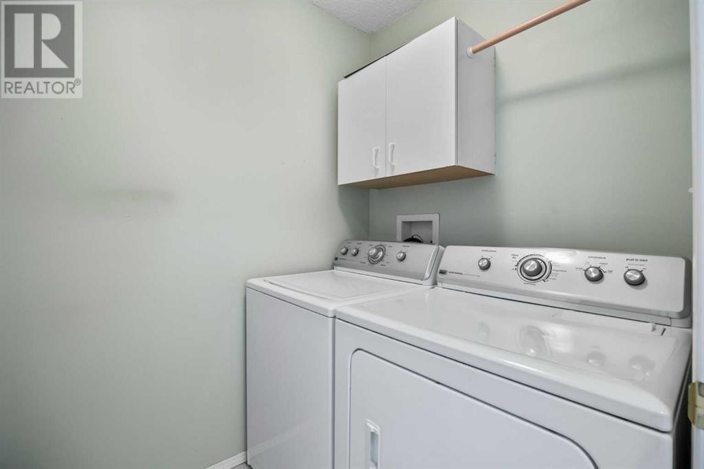 Single Family House for Sale in   Sierra Morena Mews SW Signal Hill Calgary 