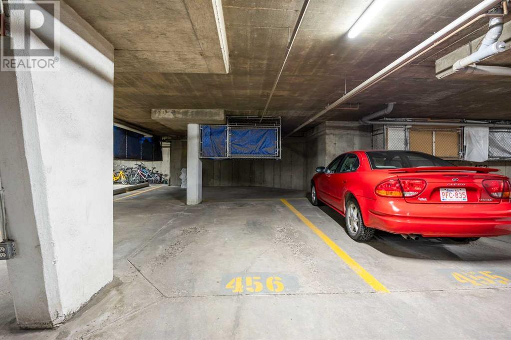 Single Family House for Sale in   Sierra Morena Mews SW Signal Hill Calgary 