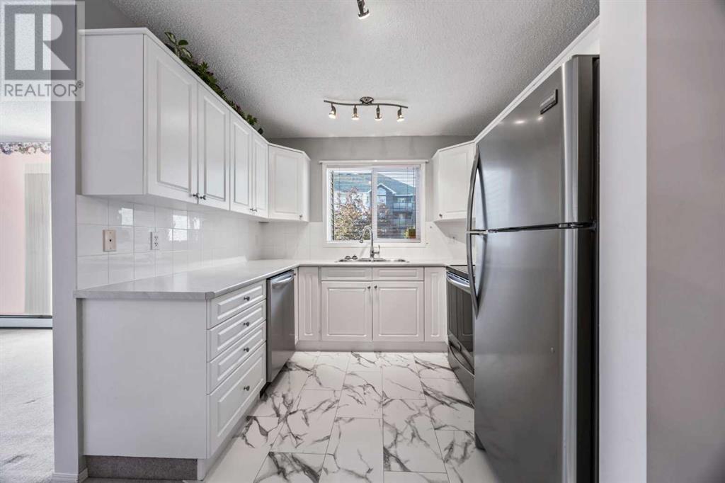 Single Family House for Sale in   Sierra Morena Mews SW Signal Hill Calgary 