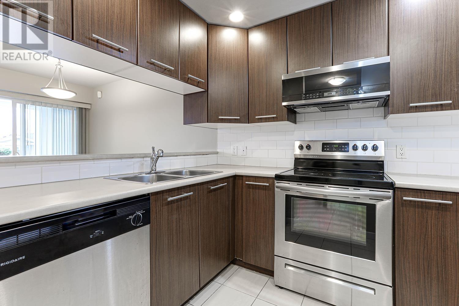Photo 34 of 30 7370 Stride Avenue, Burnaby BC
