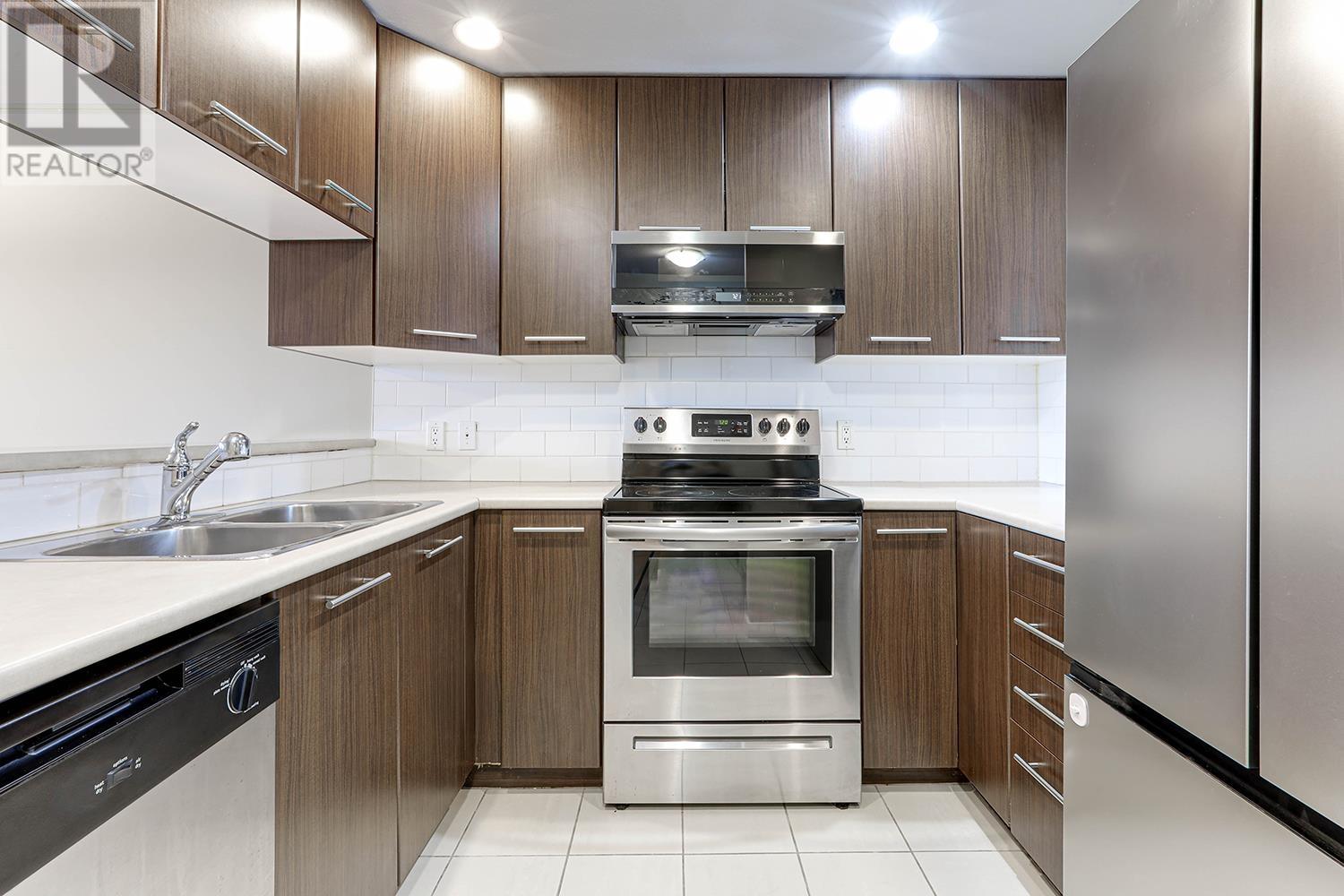 Photo 21 of 30 7370 Stride Avenue, Burnaby BC