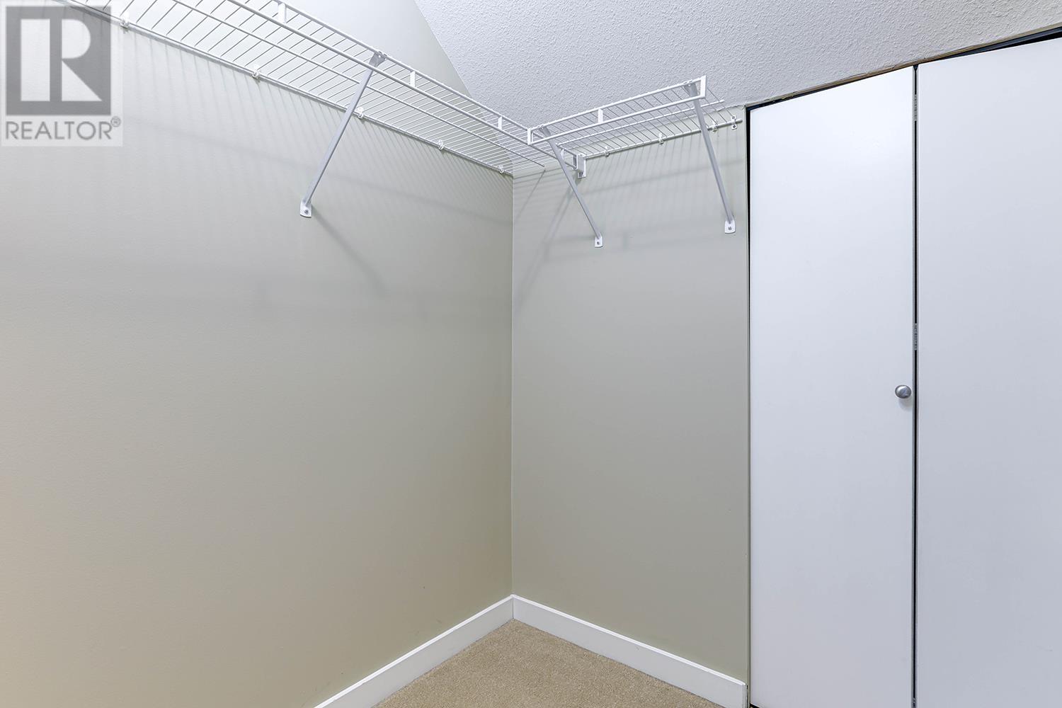 Photo 13 of 30 7370 Stride Avenue, Burnaby BC