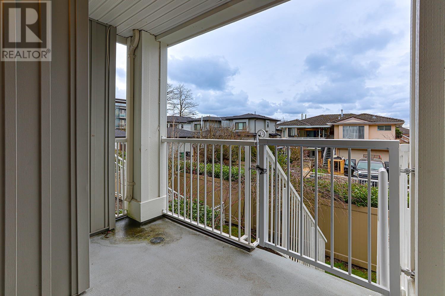 Photo 12 of 30 7370 Stride Avenue, Burnaby BC