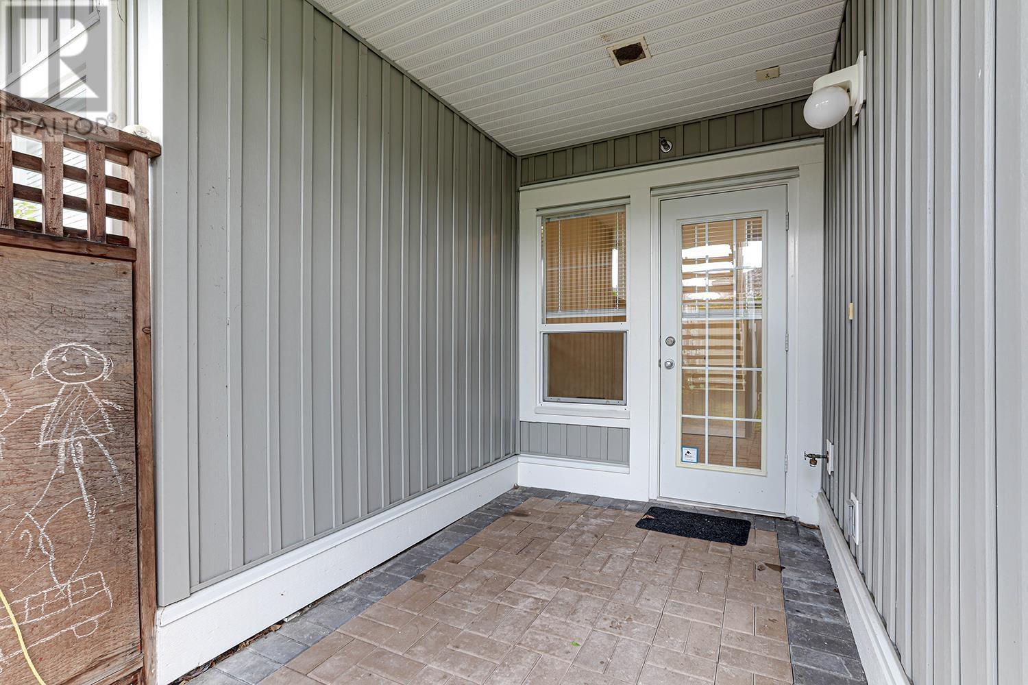 Photo 2 of 30 7370 Stride Avenue, Burnaby BC