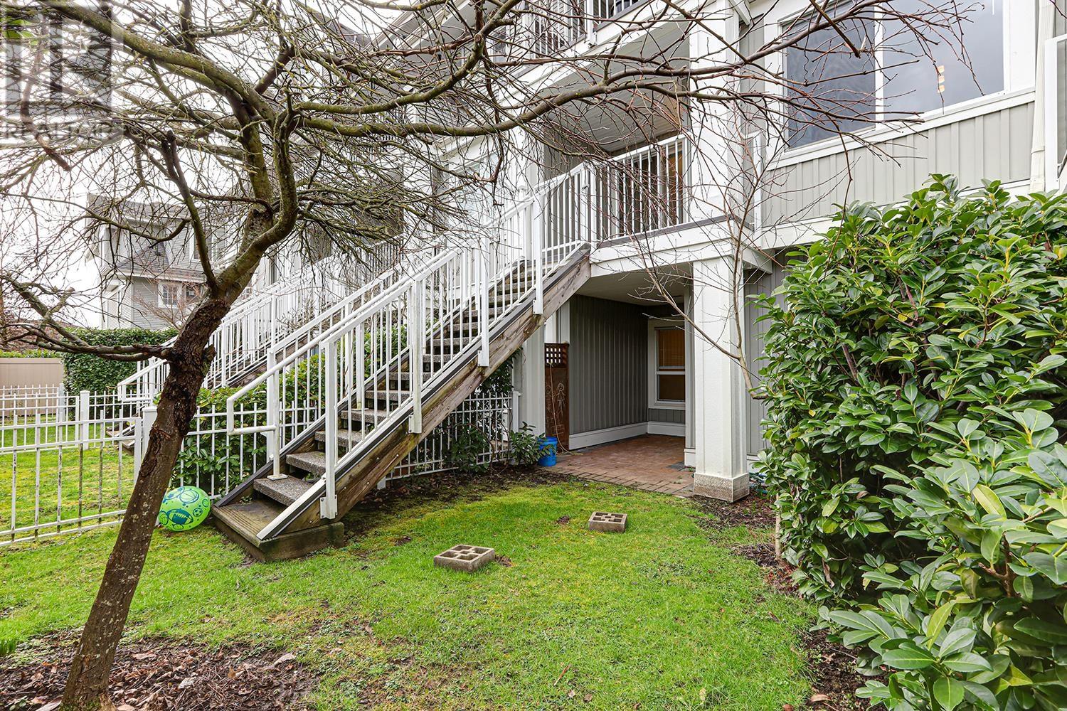 Photo 8 of 30 7370 Stride Avenue, Burnaby BC
