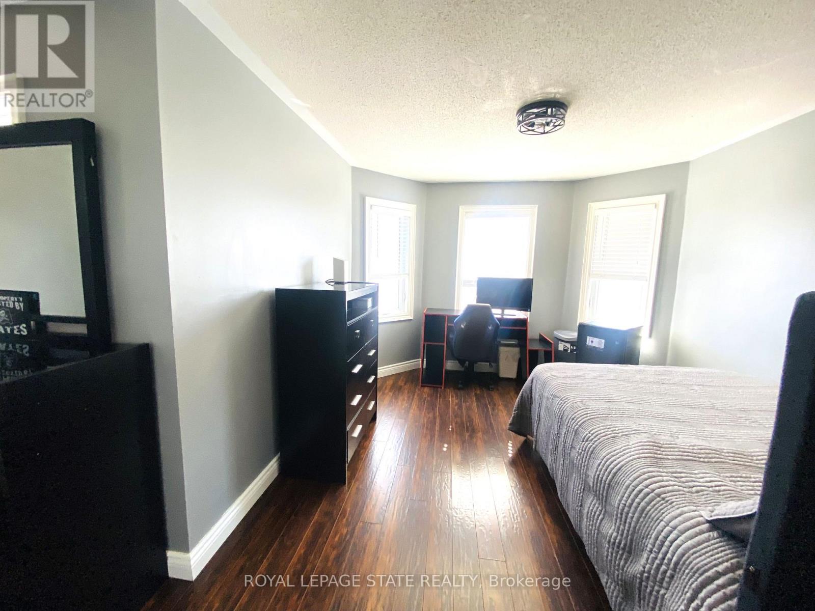 Photo 9 of 78 John W Taylor Avenue, New Tecumseth ON