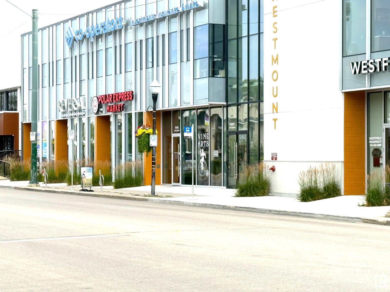 Photo 3 of 10965 124 St Nw Nw, Edmonton AB