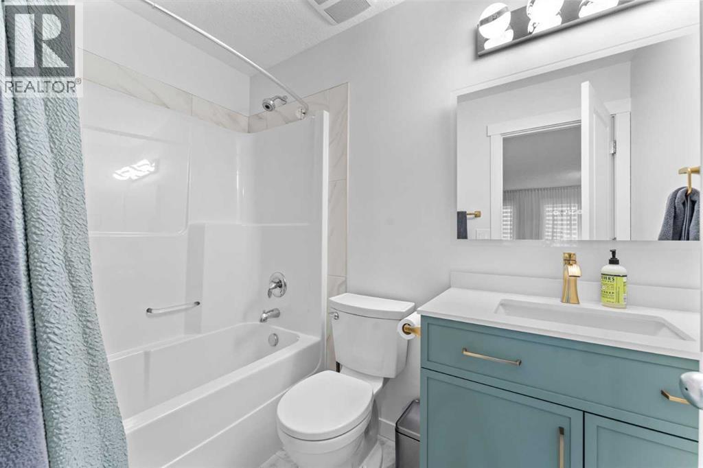 Photo 19 of 44 Copperleaf Way Se, Calgary AB
