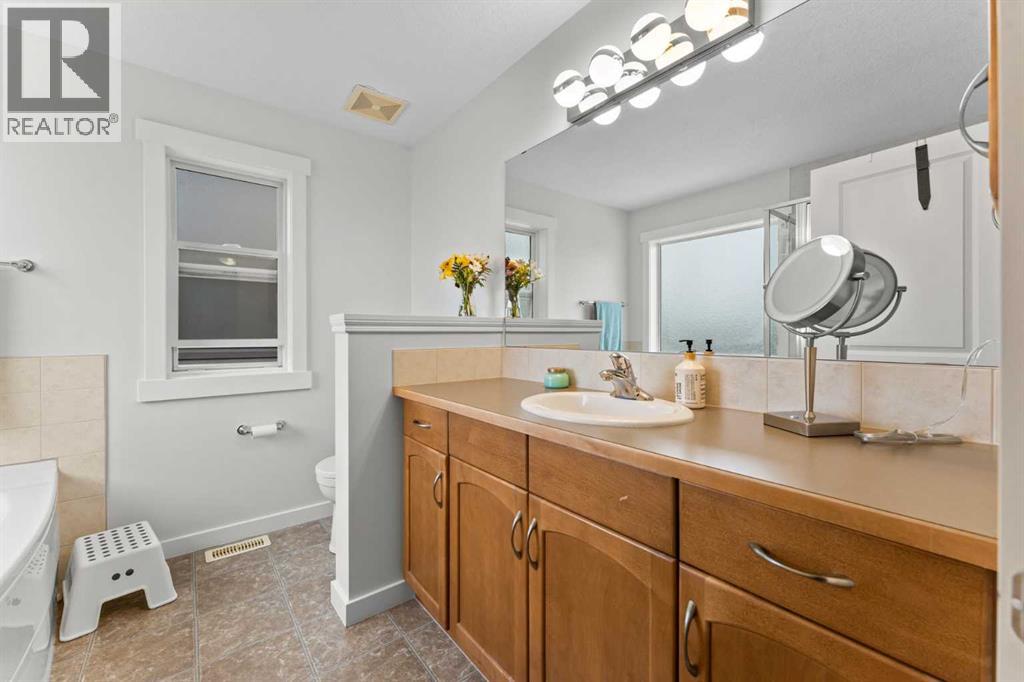 Photo 6 of 44 Copperleaf Way Se, Calgary AB