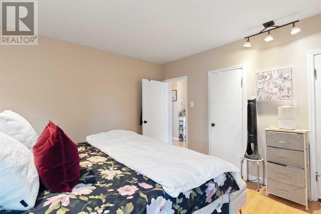 Single Family House Bungalow for Sale in  Mountview Crescent NE Winston Heights/Mountview Calgary 