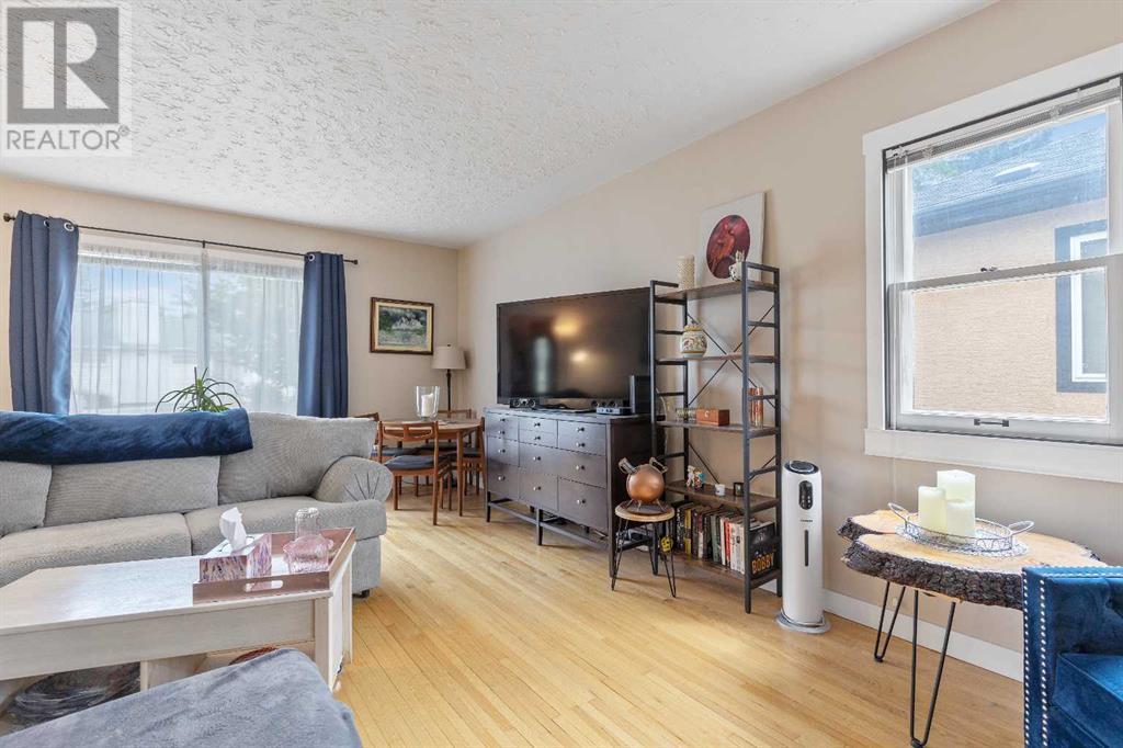 Single Family House Bungalow for Sale in  Mountview Crescent NE Winston Heights/Mountview Calgary 