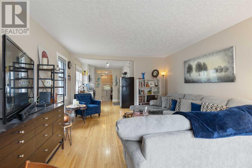 Single Family House Bungalow for Sale in  Mountview Crescent NE Winston Heights/Mountview Calgary 