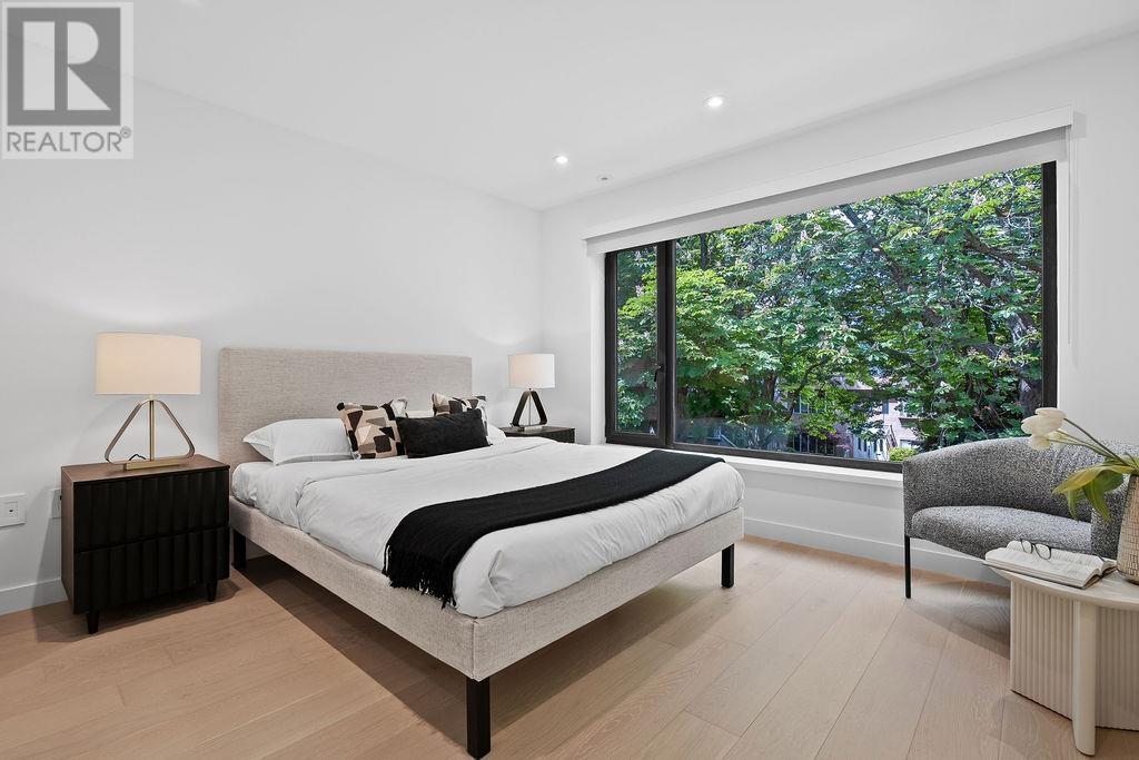 Photo 10 of 1 2936 W 12 Avenue, Vancouver BC
