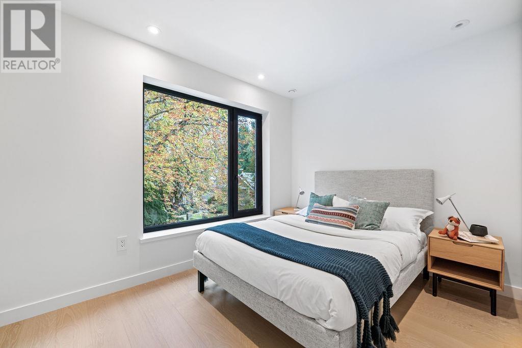 Photo 17 of 1 2936 W 12 Avenue, Vancouver BC