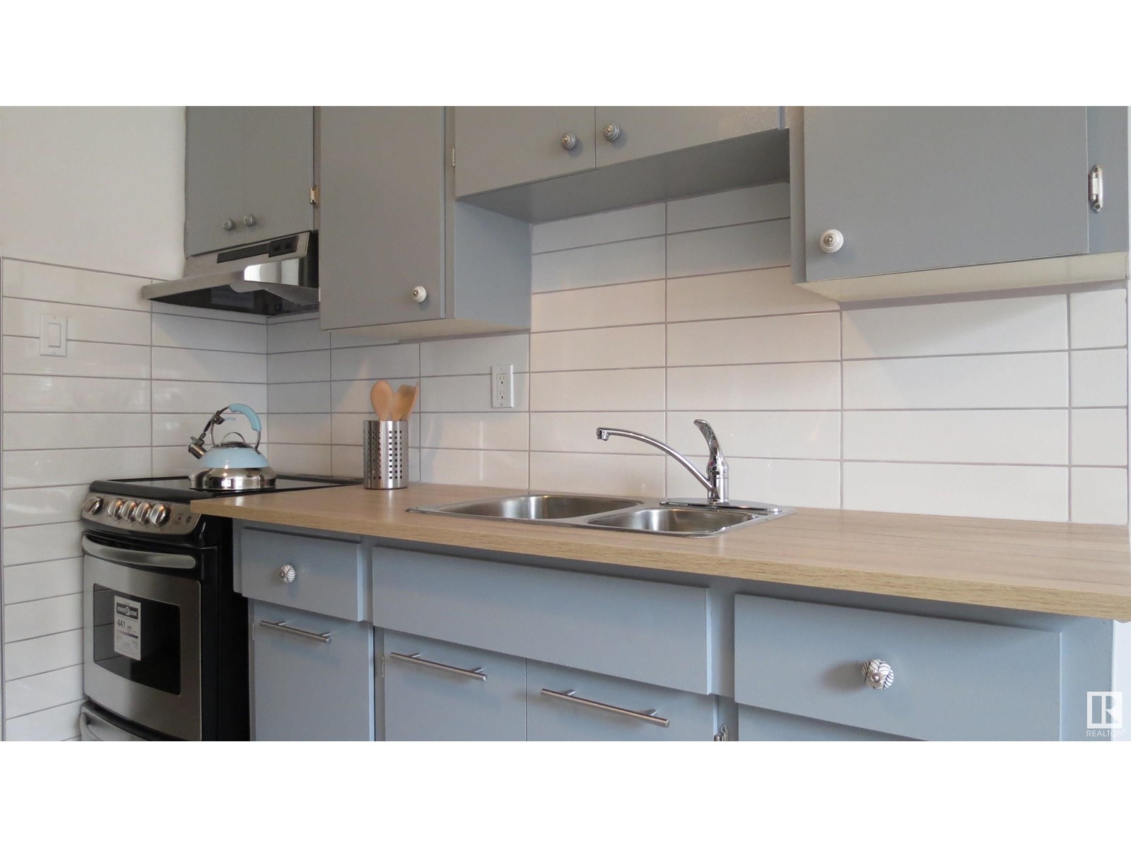 Photo 7 of 102 8314 110 Av Nw, Edmonton AB