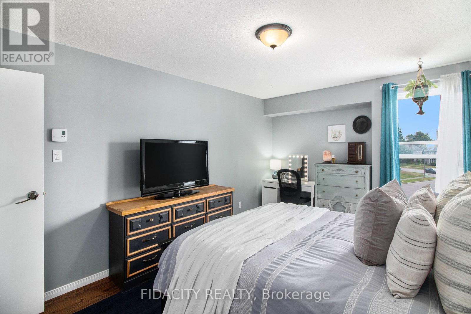 Photo 11 of 180 825 Cahill Drive W, Ottawa ON