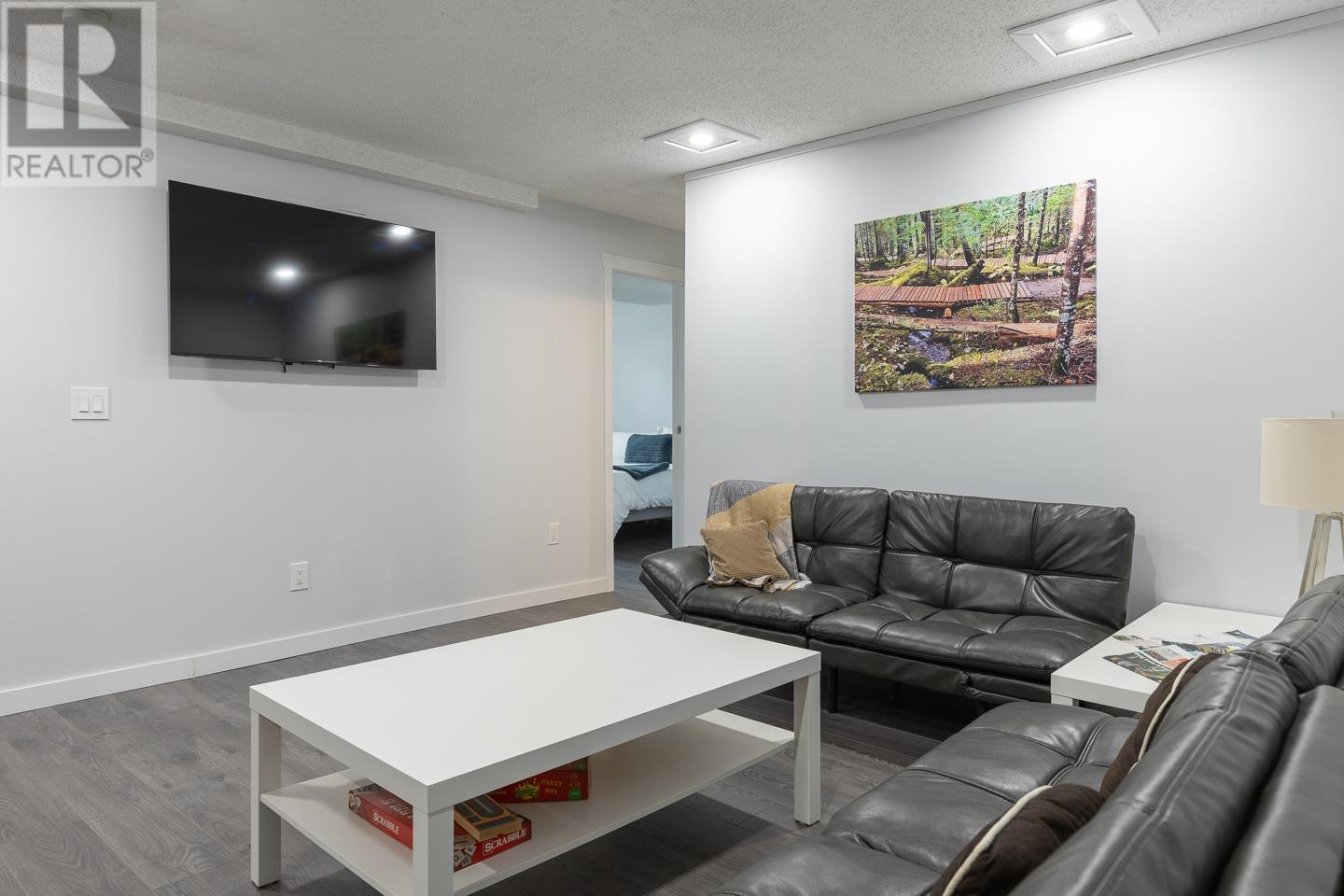 1250 9TH AVENUE, Valemount