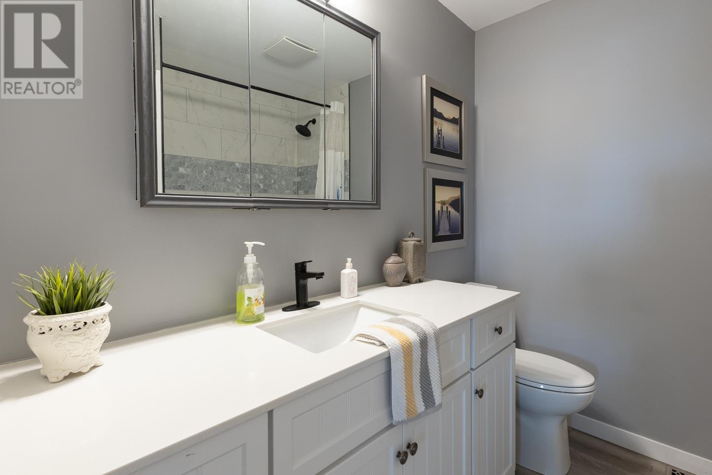1250 9TH AVENUE, Valemount