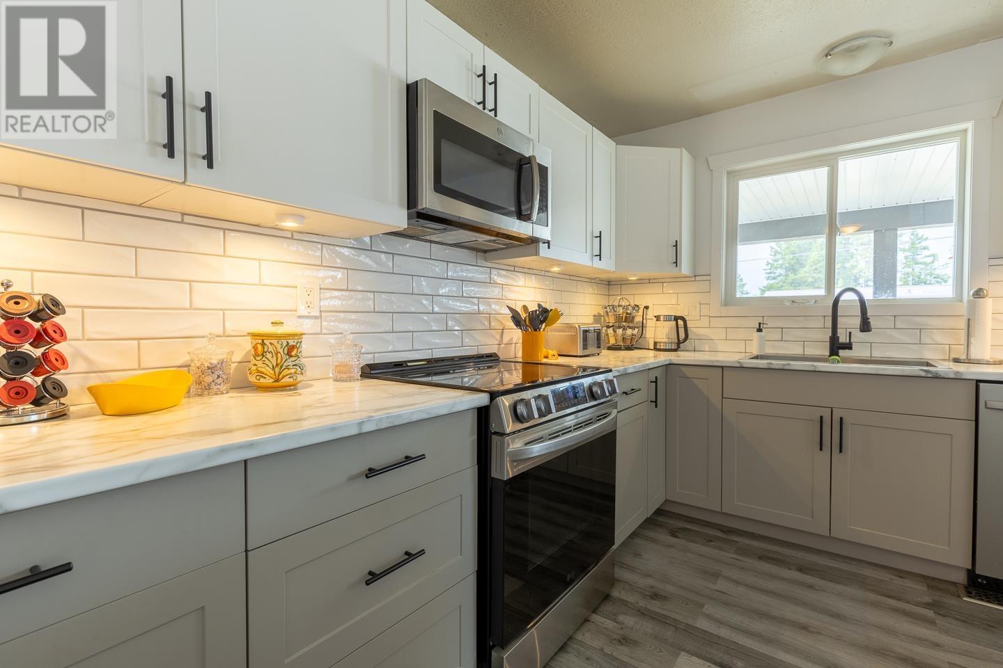 1250 9TH AVENUE, Valemount