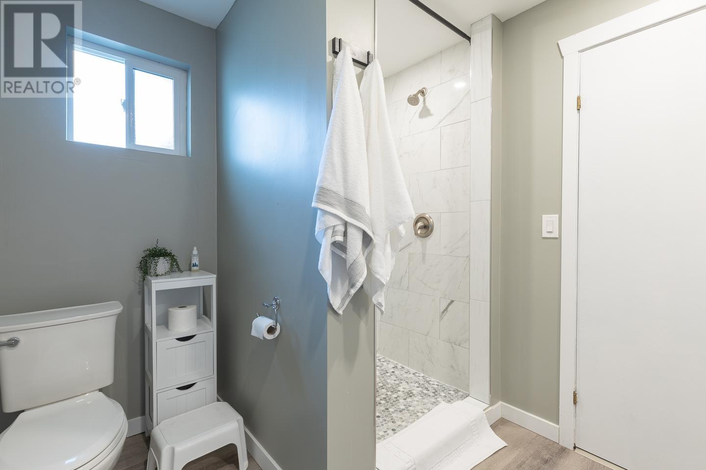 1250 9TH AVENUE, Valemount