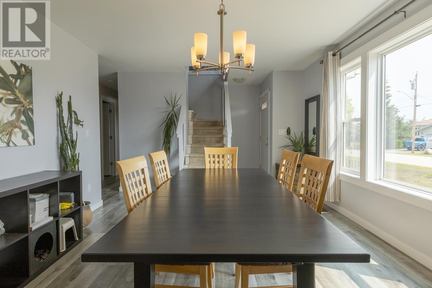 1250 9TH AVENUE, Valemount