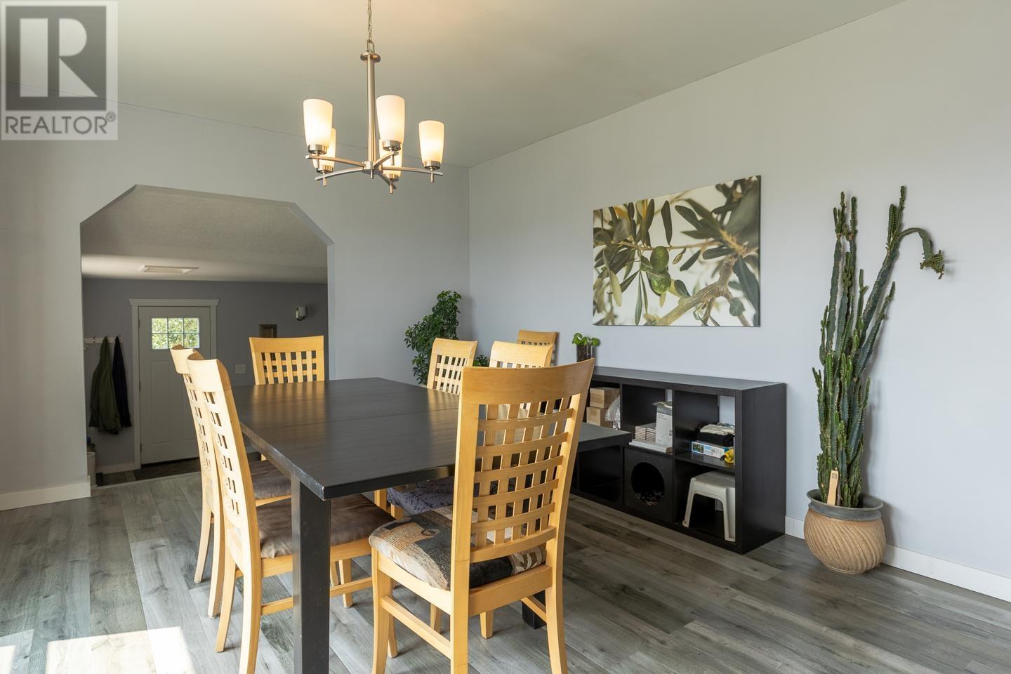 1250 9TH AVENUE, Valemount