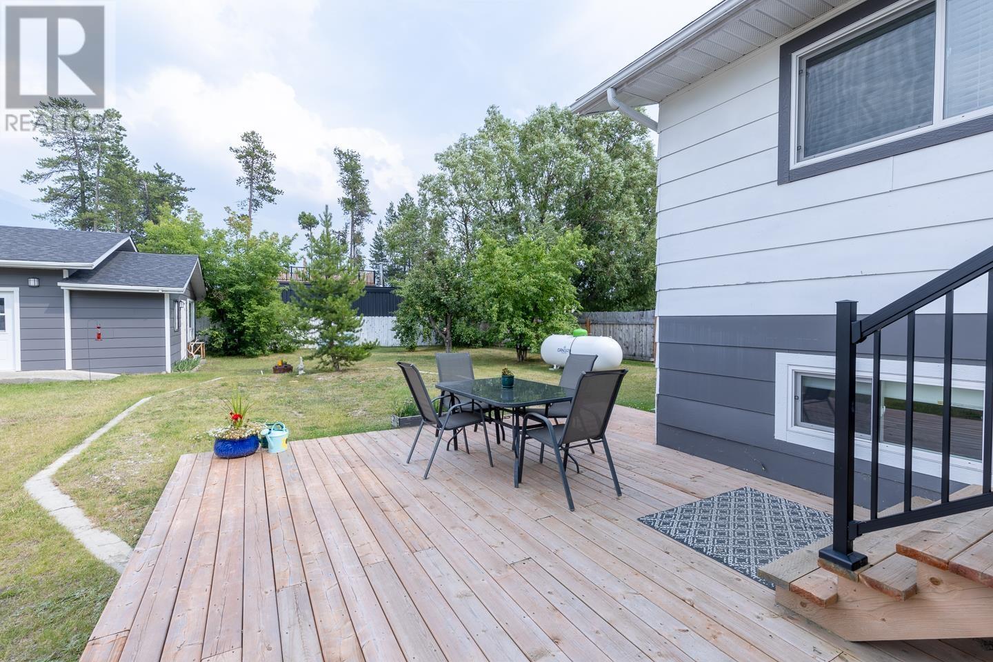 1250 9TH AVENUE, Valemount