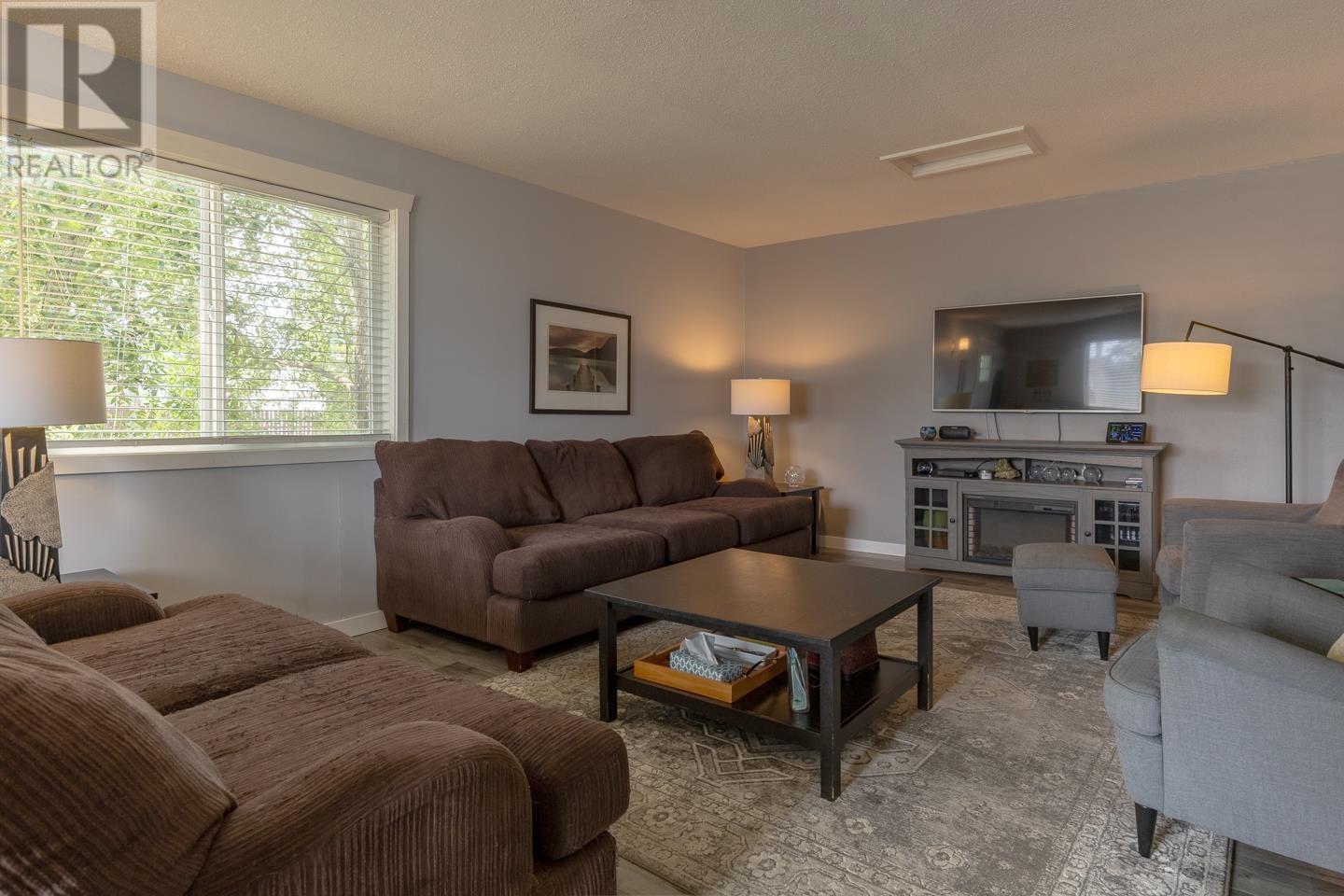 1250 9TH AVENUE, Valemount