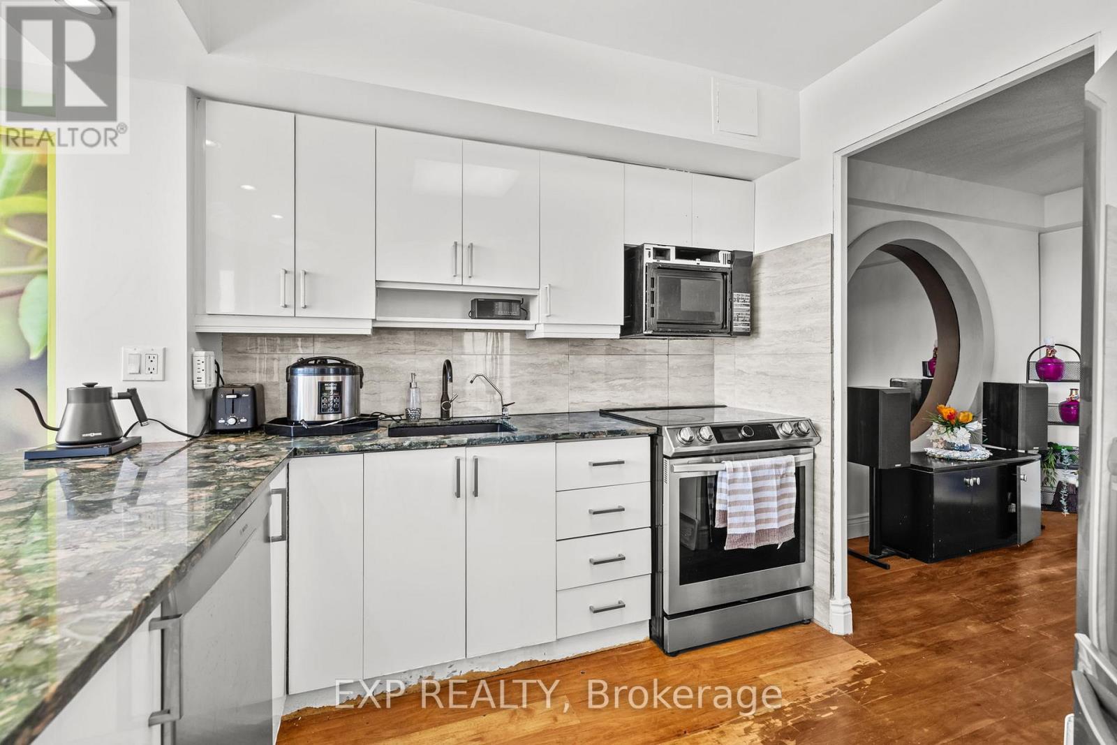 Photo 18 of 606 1500 Riverside Drive, Ottawa ON