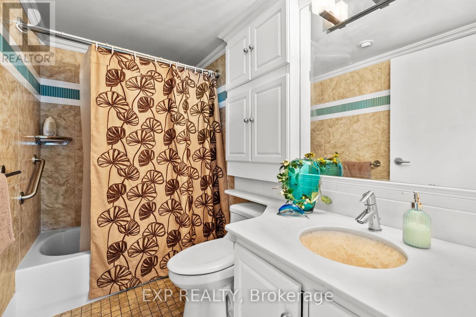 Photo 3 of 606 1500 Riverside Drive, Ottawa ON