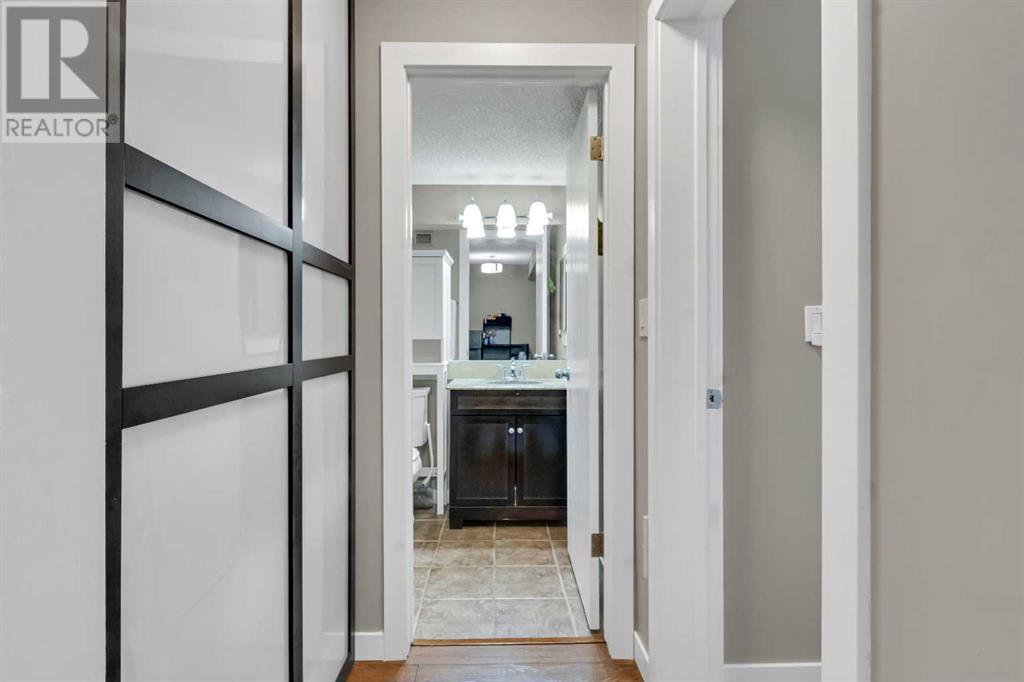 Single Family House for Sale in B  Dalton Drive NW Dalhousie Calgary 