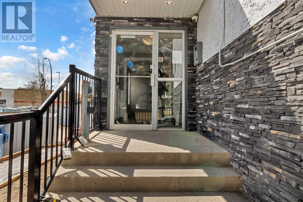 Single Family House for Sale in B  Dalton Drive NW Dalhousie Calgary 
