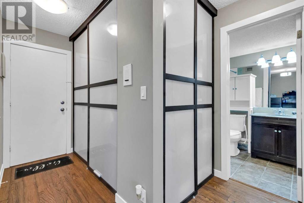 Single Family House for Sale in B  Dalton Drive NW Dalhousie Calgary 