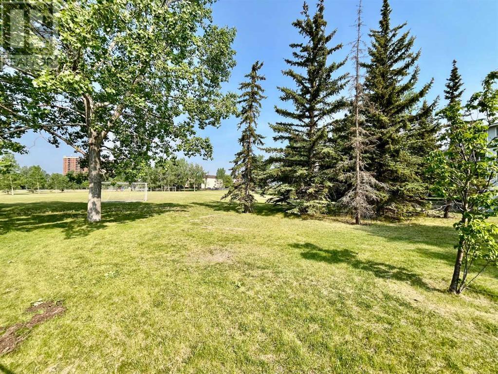 Single Family House for Sale in B  Dalton Drive NW Dalhousie Calgary 