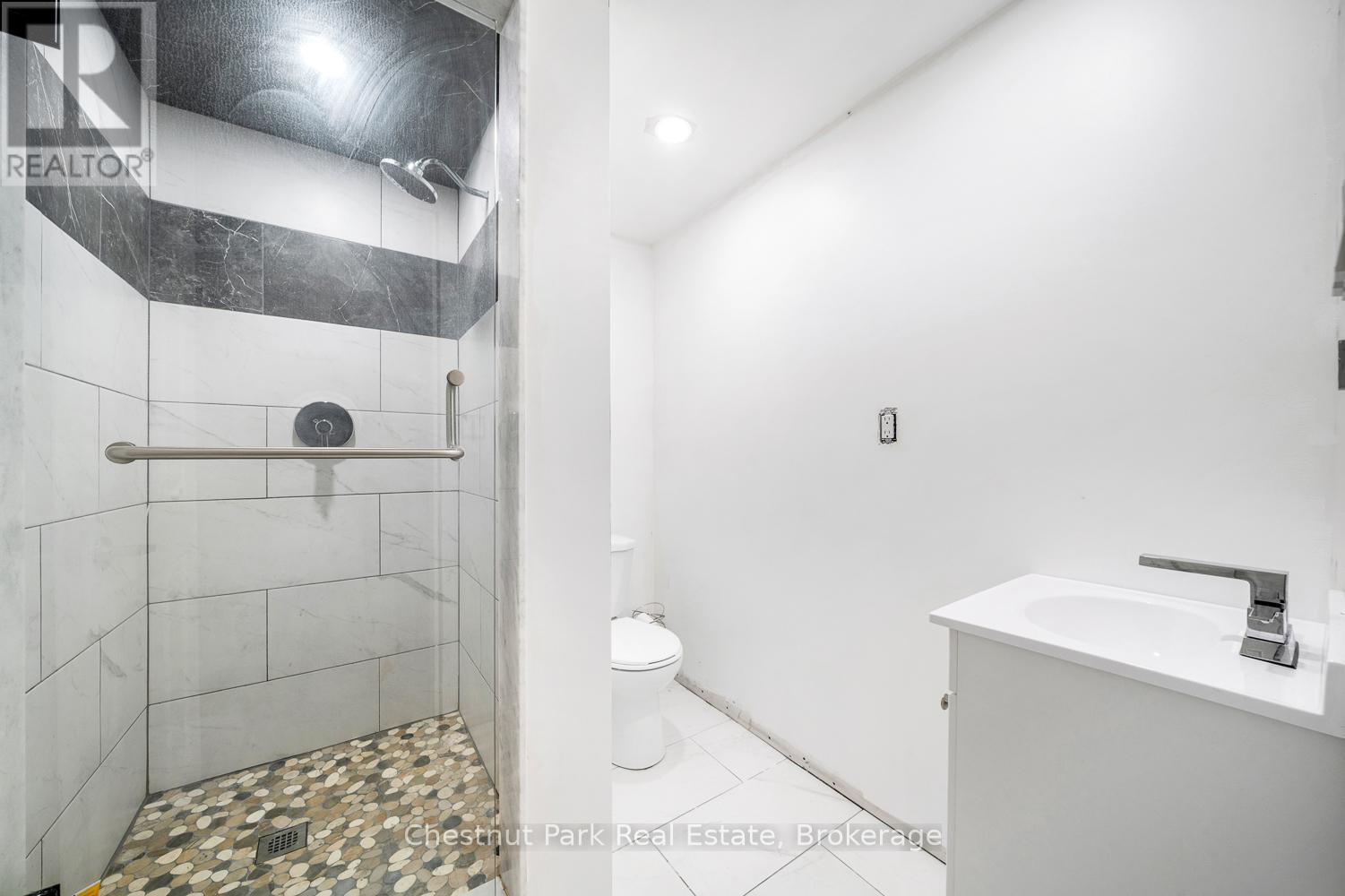 Photo 18 of 50 Stewart Avenue, New Tecumseth ON