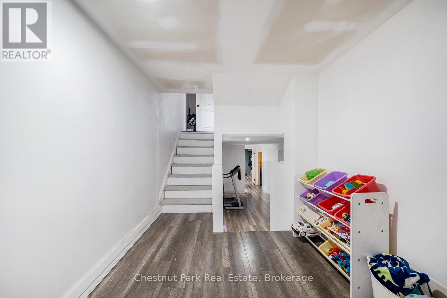 Photo 17 of 50 Stewart Avenue, New Tecumseth ON