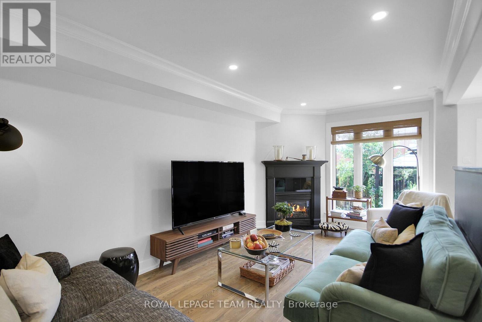 Photo 32 of 112 Talltree Crescent, Ottawa ON